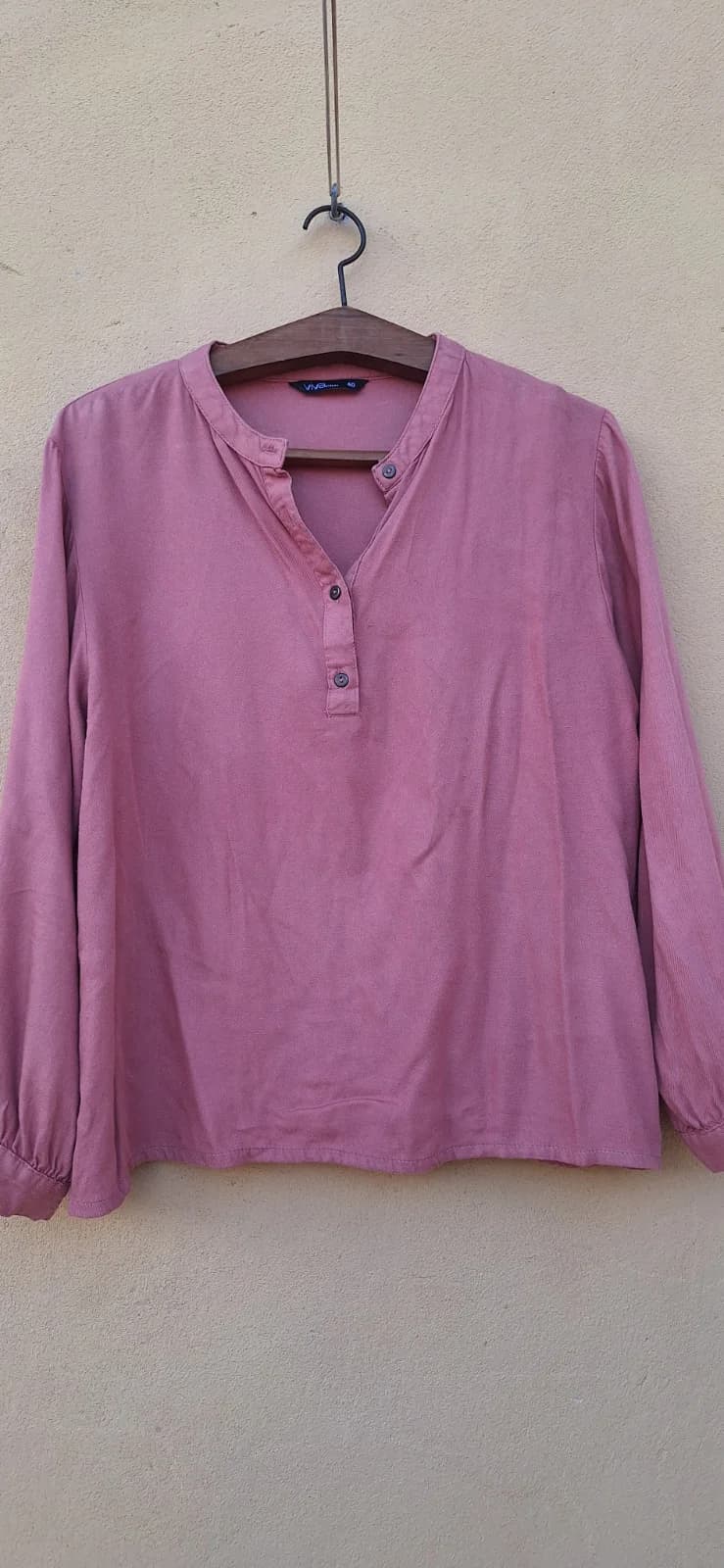 Blusa Rosa Antigo com Decote Henley
