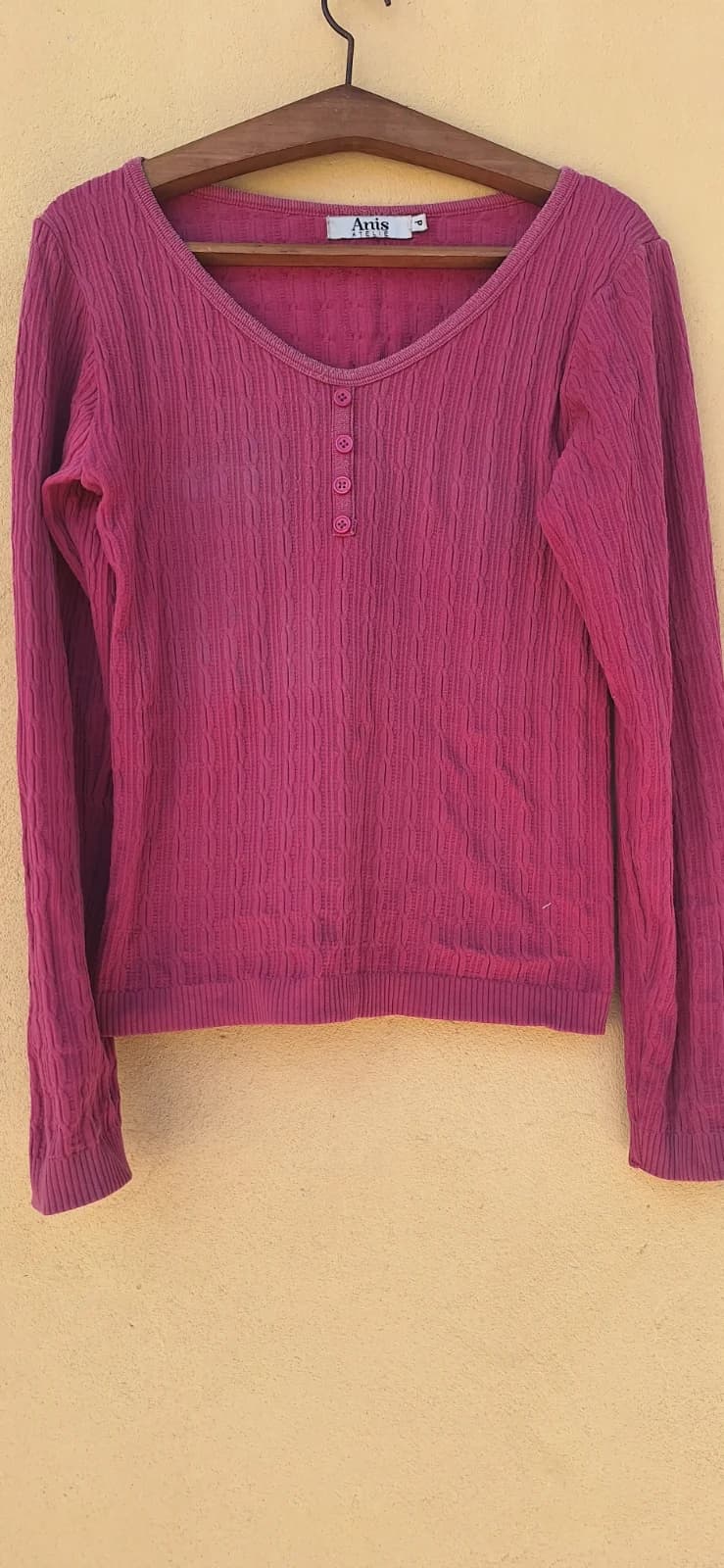 Blusa de Tricô Magenta com Botões